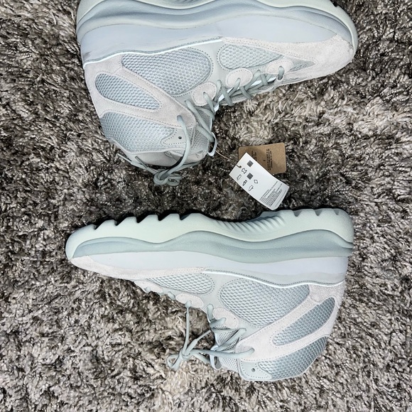 Adidas Yeezy Desert Boot Salt - Picture 4 of 8